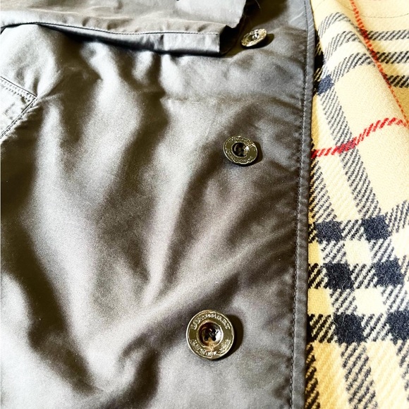 Burberry double layered 52 Trench Coat Black - Picture 2 of 5